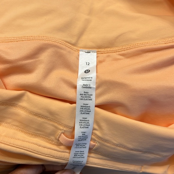 NWT Lululemon Speed Up Shorts - Picture 3 of 4